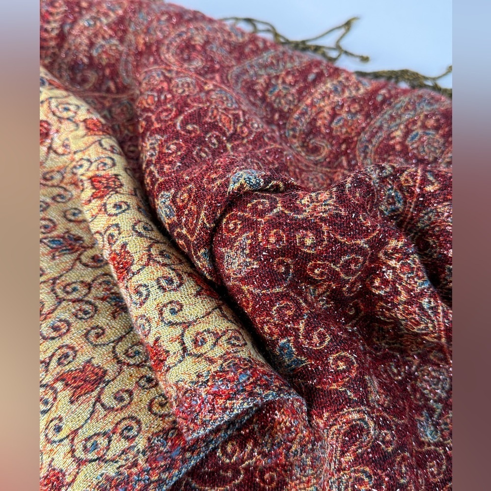 BINDYA 27” x 73” Metallic Thread Rust Gold Jaal Paisley
Reversible Shawl Wrap - Picture 6 of 16